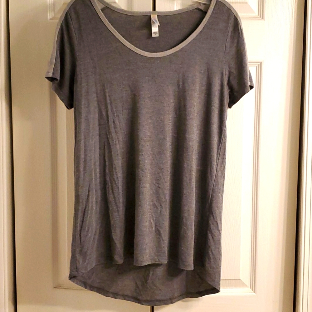 Lularoe Classic tee